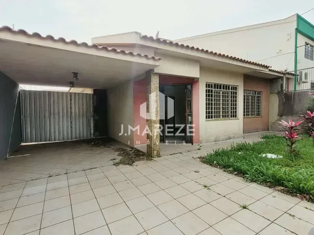 Casa com 300m² 3 quartos e 3 banheiros, à venda, no bairro Centro em Apucarana