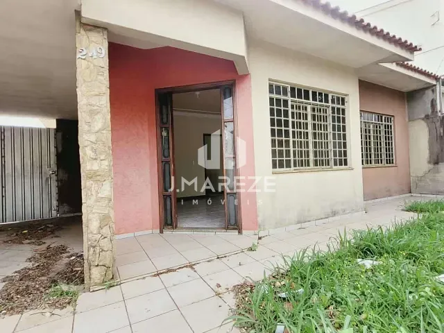 Casa com 300m² 3 quartos e 3 banheiros, à venda, no bairro Centro em Apucarana