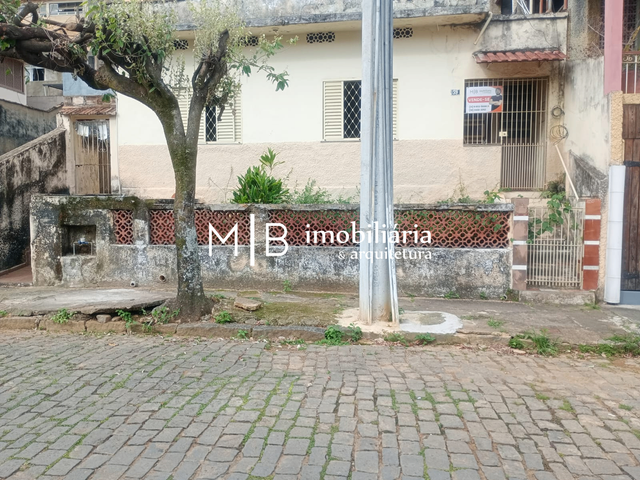 Casa com 200m² 4 quartos e 2 banheiros, à venda, no bairro Haidee em Cataguases