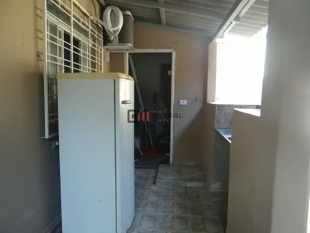 Casa 3 quartos e 2 banheiros, à venda, no bairro Bandeirantes em Londrina