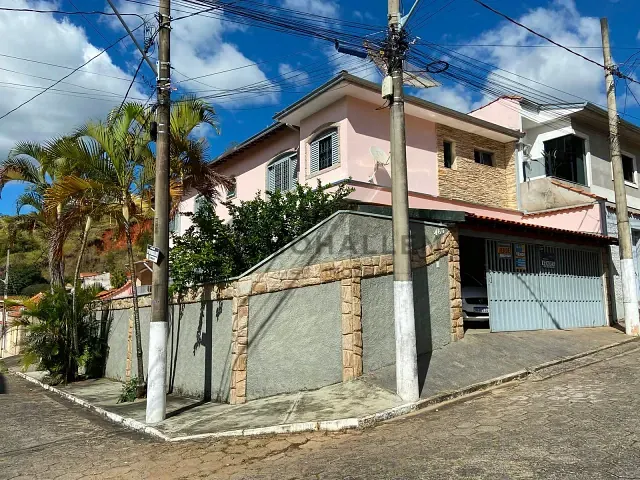 Casa com 264m² 3 quartos e 3 banheiros, à venda, no bairro Nossa Senhora de Fátima em Itajubá