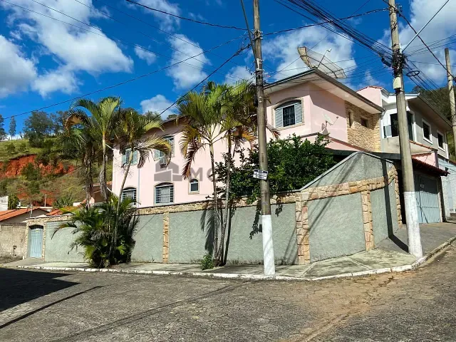 Casa com 264m² 3 quartos e 3 banheiros, à venda, no bairro Nossa Senhora de Fátima em Itajubá