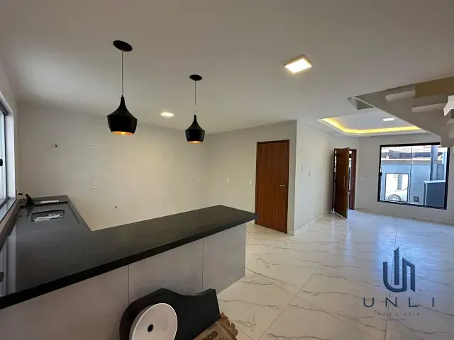 Casa 3 quartos e 2 banheiros, à venda, no bairro Roma em Volta Redonda