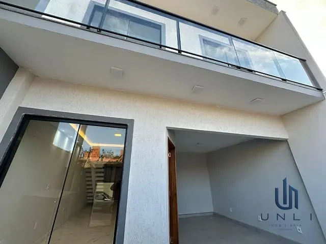 Casa 3 quartos e 2 banheiros, à venda, no bairro Roma em Volta Redonda