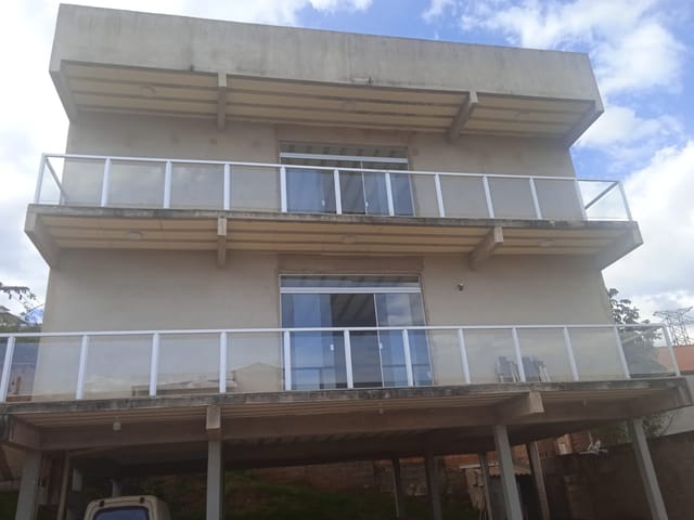 Casa com 460m² 4 quartos e 4 banheiros, à venda, no bairro Villa Real em Sabará