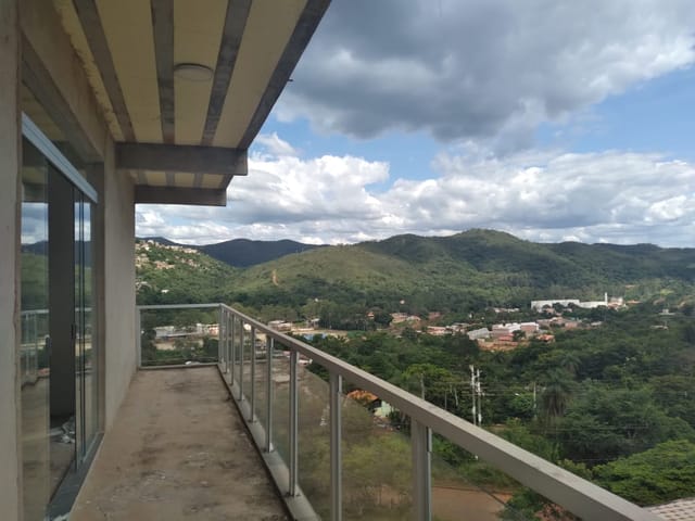 Casa com 460m² 4 quartos e 4 banheiros, à venda, no bairro Villa Real em Sabará