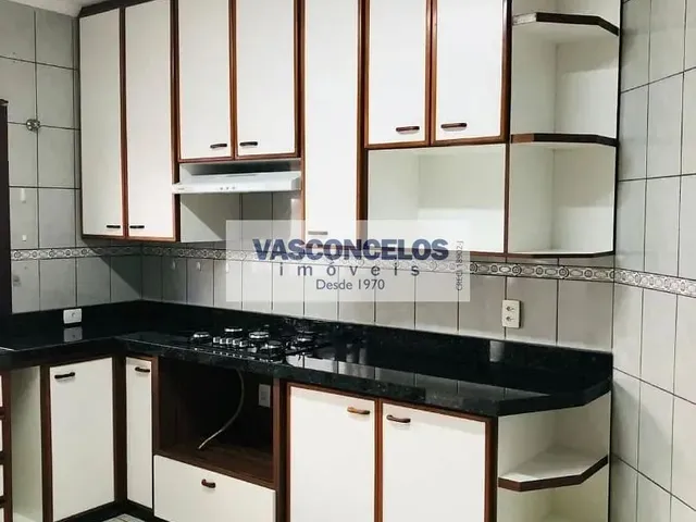 Casa com 360m² 4 quartos e 3 banheiros, para alugar, no bairro Jardim das Colinas em São José Dos Campos