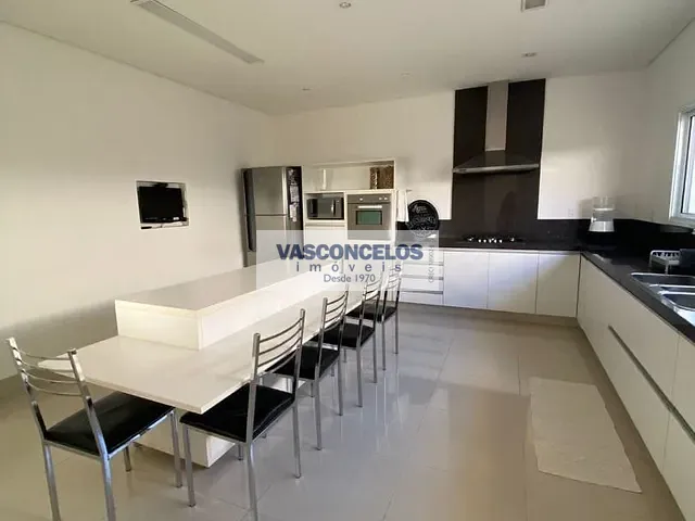 Casa com 560m² 4 quartos e 3 banheiros, à venda, no bairro Residencial Santa Helena em Caçapava