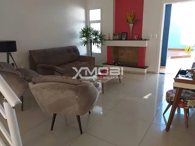 Casa 3 quartos e 4 banheiros, à venda, no bairro Jardim Colônia em Jundiaí