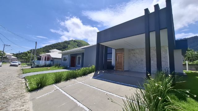 Casa com 360m² 3 quartos e 3 banheiros, à venda, no bairro São José do Imbassaí em Maricá