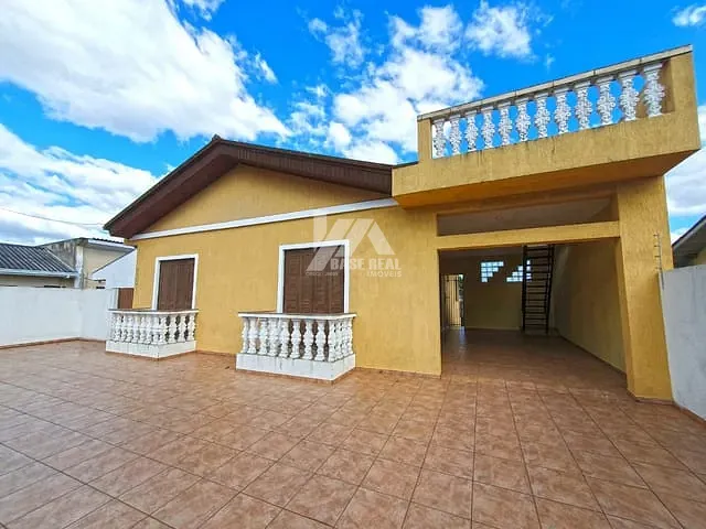 Casa com 500m² 5 quartos e 2 banheiros, à venda, no bairro Uvaranas em Ponta Grossa