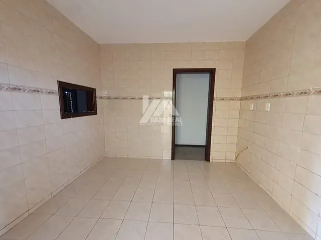 Casa com 500m² 5 quartos e 2 banheiros, à venda, no bairro Uvaranas em Ponta Grossa