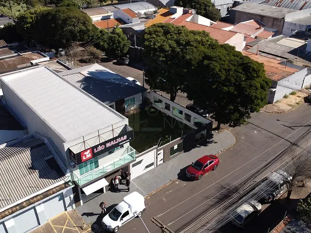 Casa com 600m² 3 quartos e 3 banheiros, à venda, no bairro Barra Funda em Apucarana
