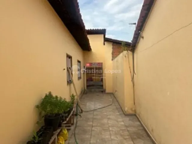 Casa com 300m² 4 quartos e 2 banheiros, à venda, no bairro Itararé em Teresina