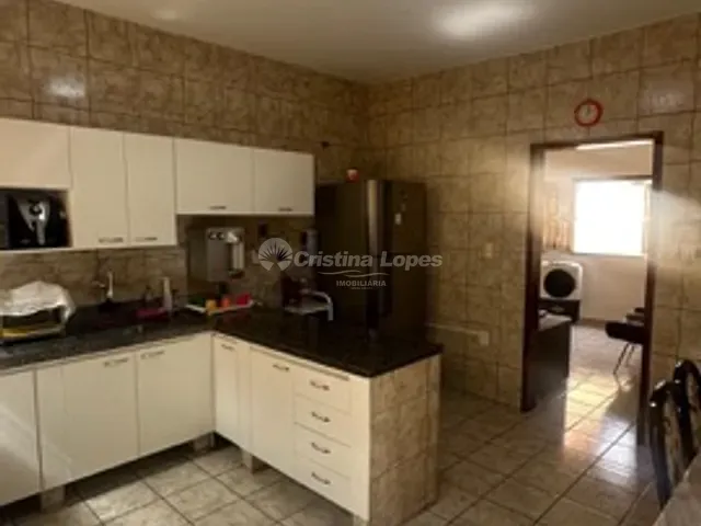 Casa com 300m² 4 quartos e 2 banheiros, à venda, no bairro Itararé em Teresina