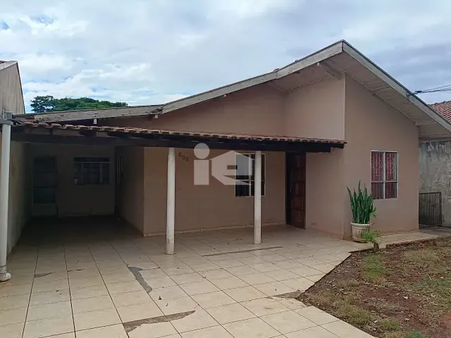 Casa 3 quartos e 1 banheiro, para alugar, no bairro Conjunto Habitacional Santiago em Rolândia