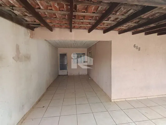 Casa 3 quartos e 1 banheiro, para alugar, no bairro Conjunto Habitacional Santiago em Rolândia