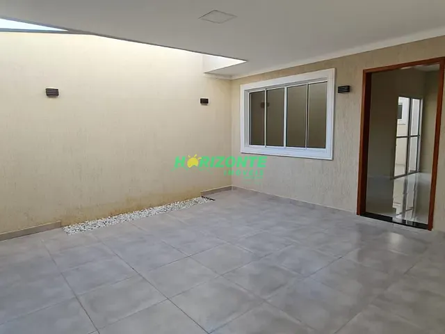 Casa com 175m² 3 quartos e 2 banheiros, à venda ou para alugar, no bairro Villa Branca em Jacareí