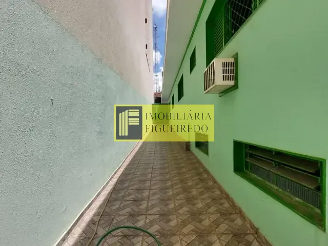 Casa com 528m², para alugar, no bairro Centro em São José do Rio Preto