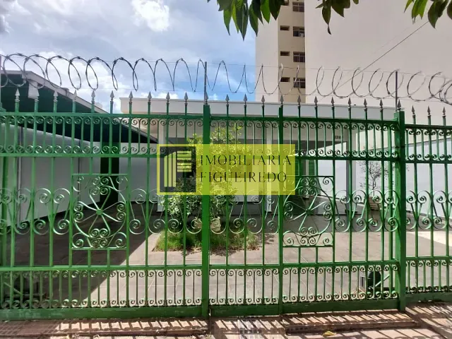 Casa com 528m², para alugar, no bairro Centro em São José do Rio Preto