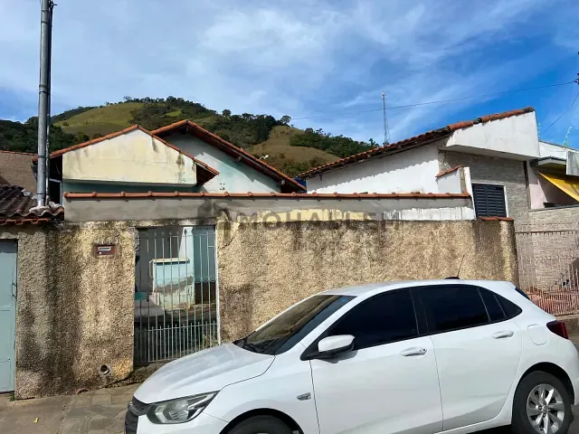 Casa com 201m² 2 quartos e 1 banheiro, à venda, no bairro Santa Rosa em Itajubá