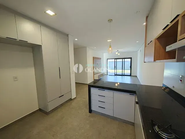 Casa com 250m² 3 quartos e 3 banheiros, à venda, no bairro Village Monte Cristo em Cosmópolis