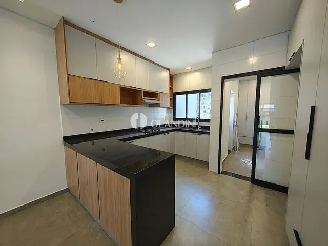 Casa com 250m² 3 quartos e 3 banheiros, à venda, no bairro Village Monte Cristo em Cosmópolis