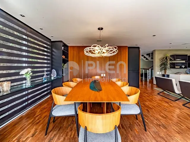 Casa com 582m² 4 quartos e 3 banheiros, à venda, no bairro Pinheiros em São Paulo