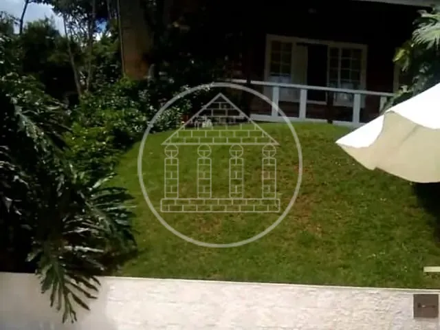 Casa com 713m² 3 quartos e 3 banheiros, à venda, no bairro Loteamento Chacaras Embu-Guacu em Embu-Guaçu