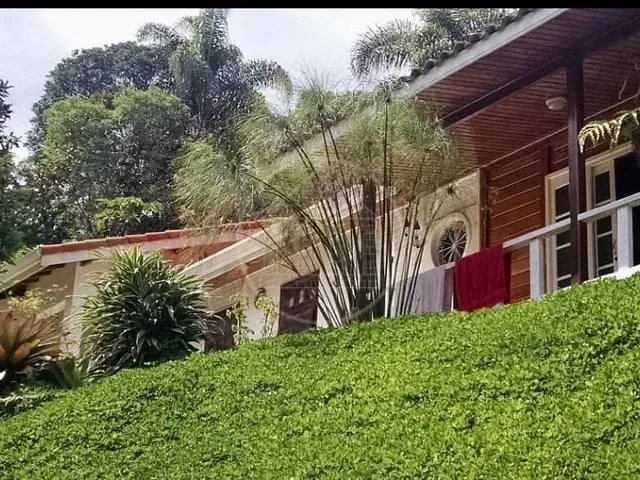 Casa com 713m² 3 quartos e 3 banheiros, à venda, no bairro Loteamento Chacaras Embu-Guacu em Embu-Guaçu