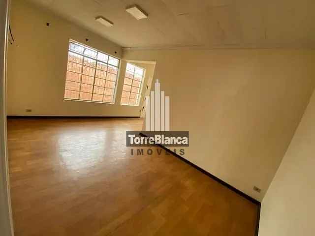 Casa com 283m², para alugar, no bairro Centro em Ponta Grossa