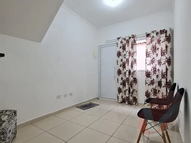 Casa 2 quartos e 1 banheiro, para alugar, no bairro Ocian em Praia Grande