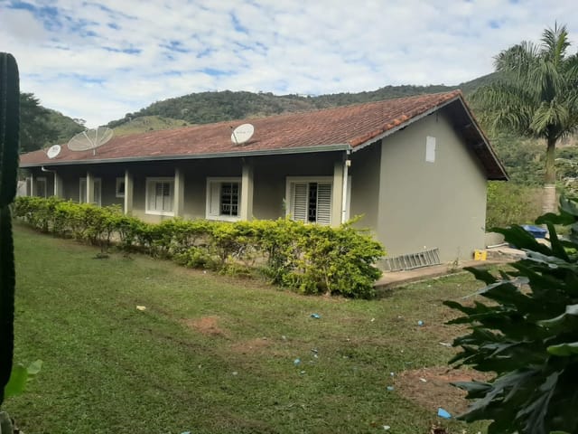 Casa com 1610m² 3 quartos e 4 banheiros, à venda, no bairro Morro Grande em Extrema