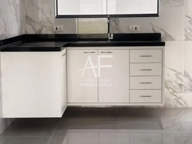 Casa com 257m² 3 quartos e 2 banheiros, à venda, no bairro Parque São Luís em Taubaté