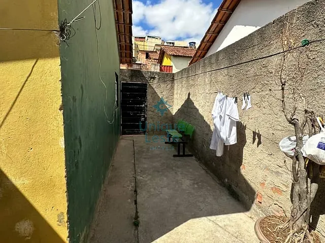 Casa 2 quartos e 1 banheiro, à venda, no bairro Granja de Freitas em Belo Horizonte
