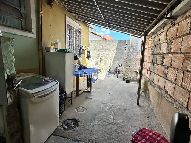 Casa 2 quartos e 1 banheiro, à venda, no bairro Granja de Freitas em Belo Horizonte