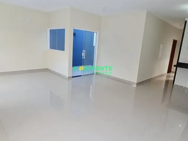 Casa com 175m² 3 quartos e 2 banheiros, à venda ou para alugar, no bairro Villa Branca em Jacareí