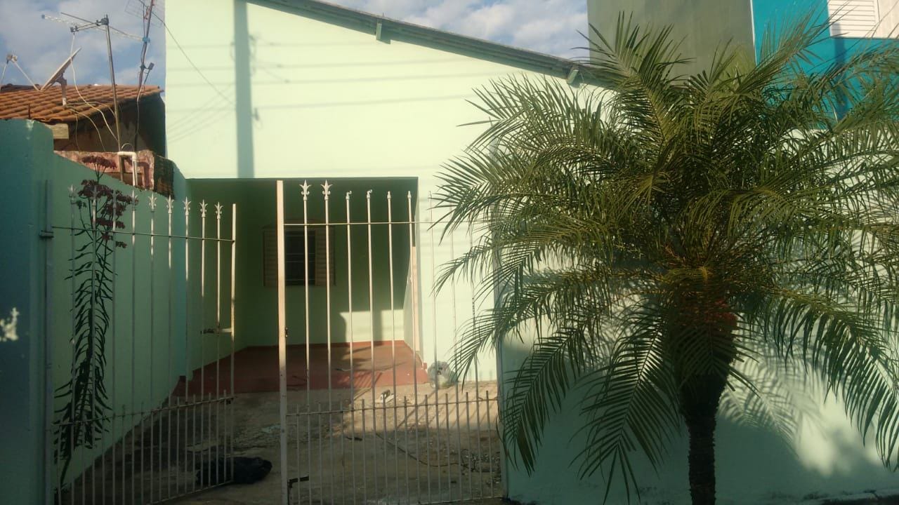 Casa para alugar com 3 quartos, 100m² - Foto 1