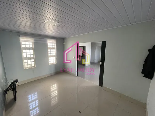 Casa com 360m² 4 quartos e 2 banheiros, à venda, no bairro Jardim Tropical em Cuiabá