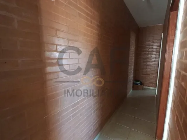 Casa com 300m² 2 quartos e 1 banheiro, à venda, no bairro Parque Residencial Imigrantes em Holambra