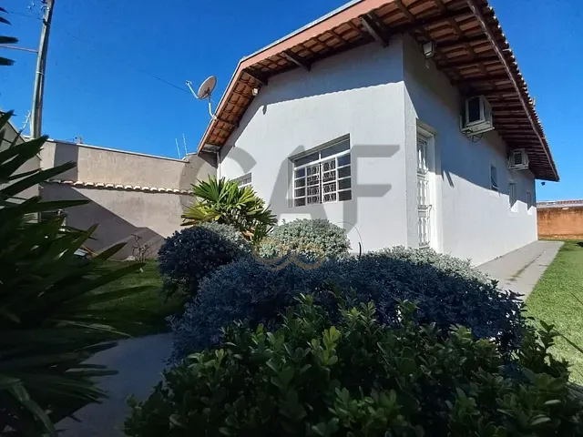 Casa com 300m² 2 quartos e 1 banheiro, à venda, no bairro Parque Residencial Imigrantes em Holambra