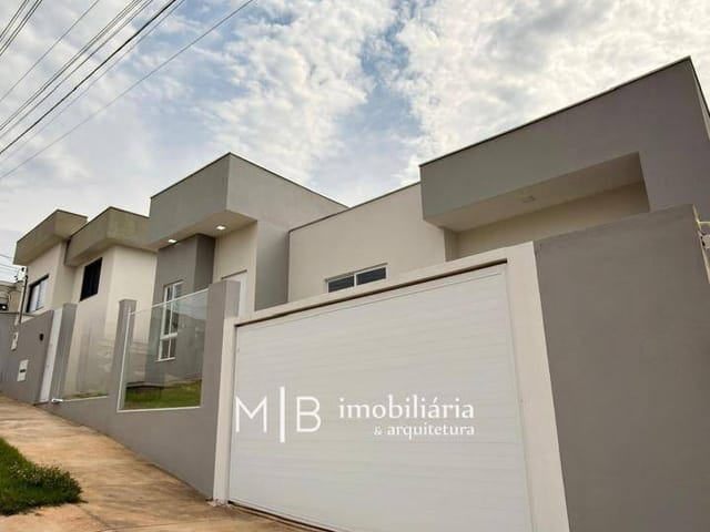 Casa com 325m² 4 quartos e 3 banheiros, à venda, no bairro Residencial Sant'ana I em Lavras