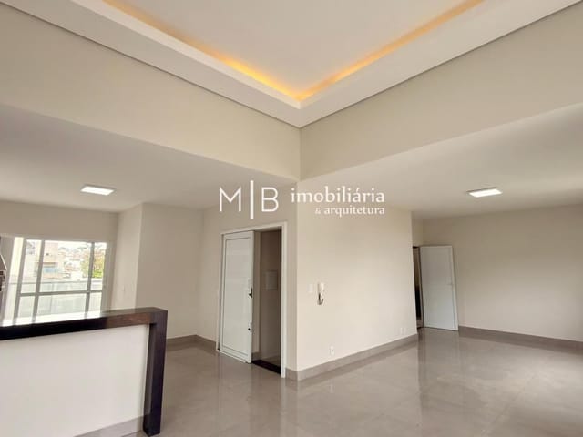 Casa com 325m² 4 quartos e 3 banheiros, à venda, no bairro Residencial Sant'ana I em Lavras