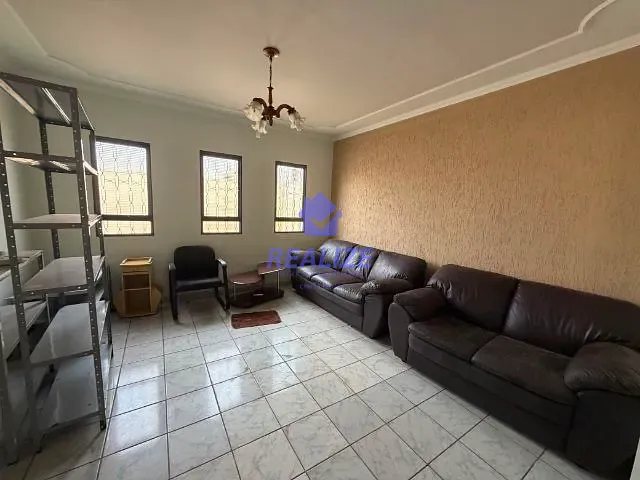 Casa com 230m² 3 quartos e 3 banheiros, à venda, no bairro Vila Paulista em Botucatu