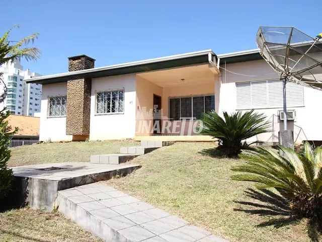 Casa com 153m² 2 quartos e 2 banheiros, à venda, no bairro Centro em Concórdia