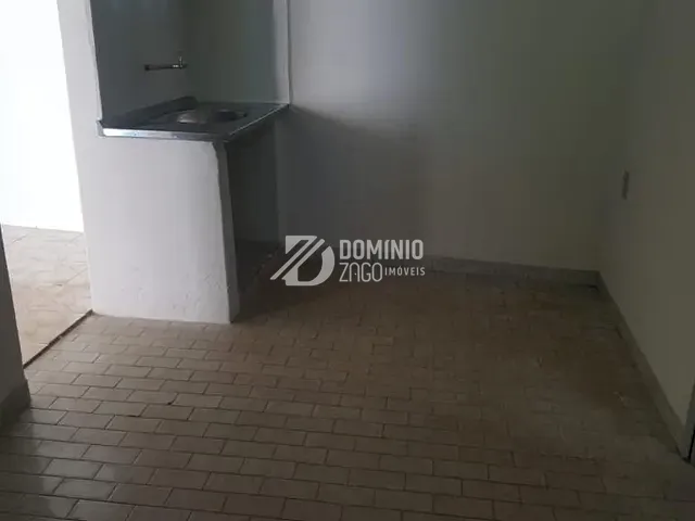 Casa com 465m² 2 quartos e 1 banheiro, para alugar, no bairro Mercês em Uberaba