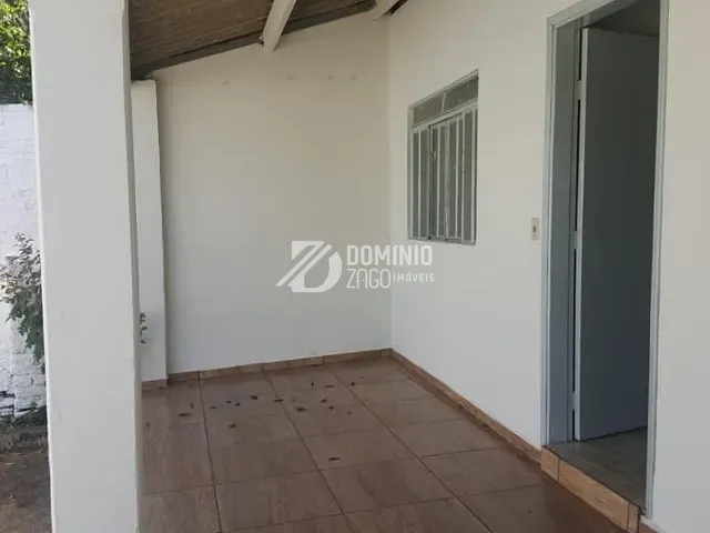 Casa com 465m² 2 quartos e 1 banheiro, para alugar, no bairro Mercês em Uberaba