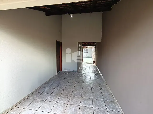 Casa 3 quartos e 1 banheiro, para alugar, no bairro Conjunto Habitacional Santiago em Rolândia