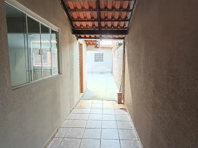 Casa 3 quartos e 1 banheiro, para alugar, no bairro Conjunto Habitacional Santiago em Rolândia