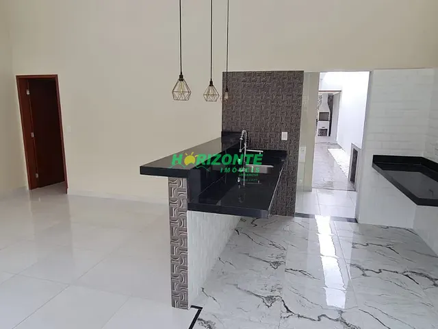 Casa com 175m² 3 quartos e 2 banheiros, à venda ou para alugar, no bairro Loteamento Villa Branca em Jacareí
